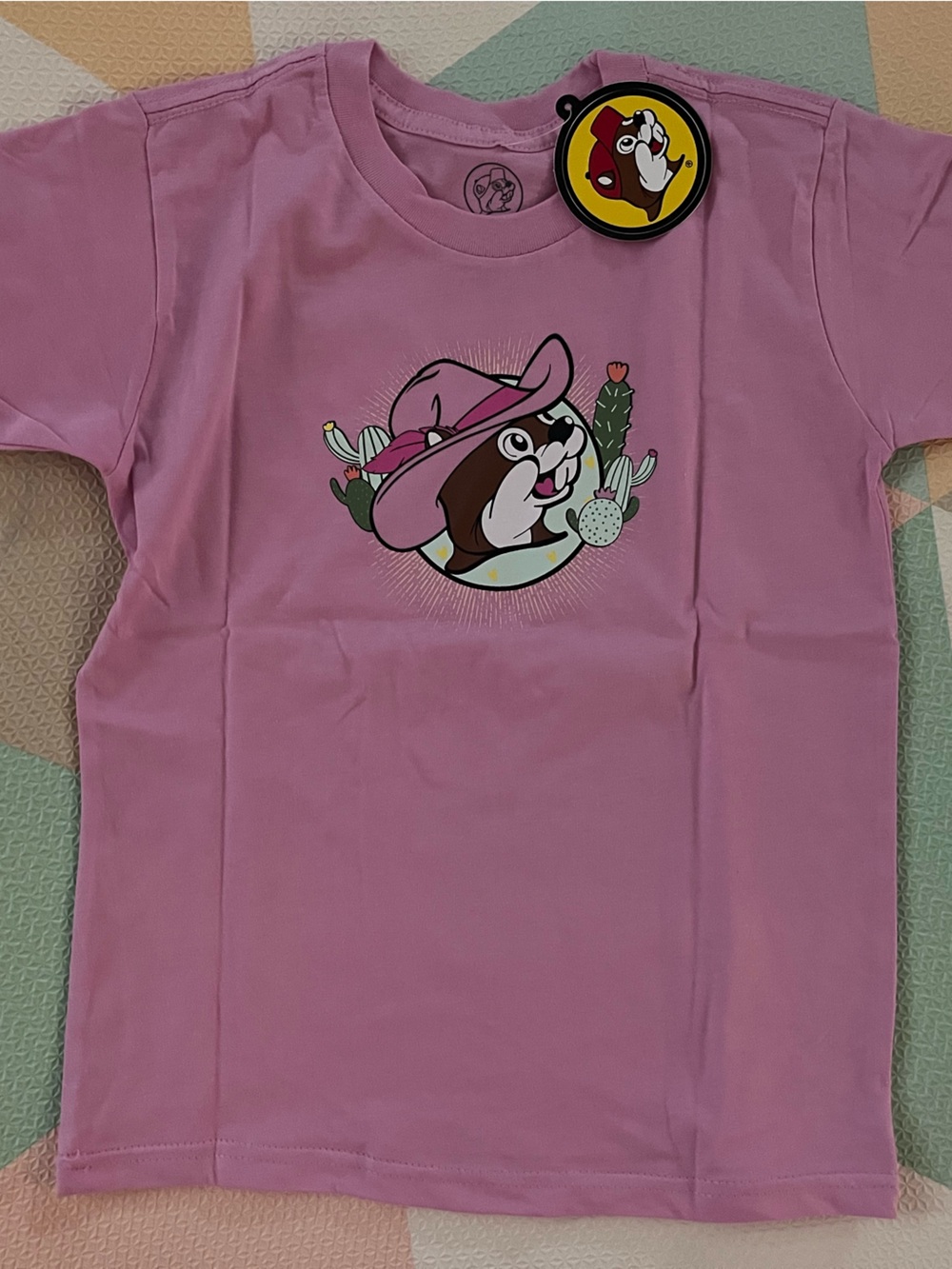 Buc-ee’s Youth XS pink t-shirt